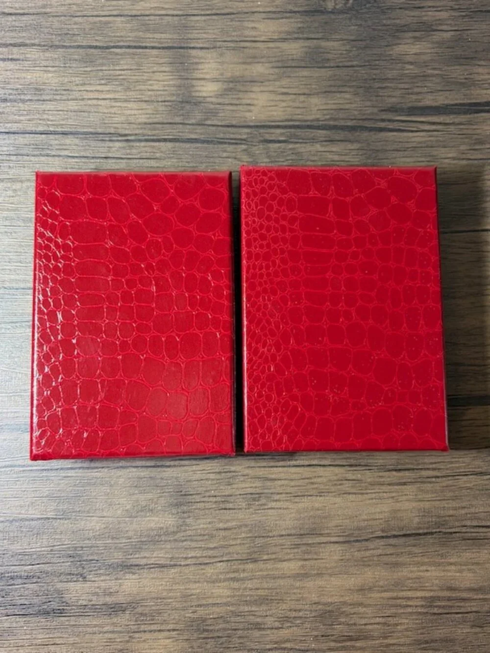 Red Croco Pattern Paper Gift Box with Gold Foil interior